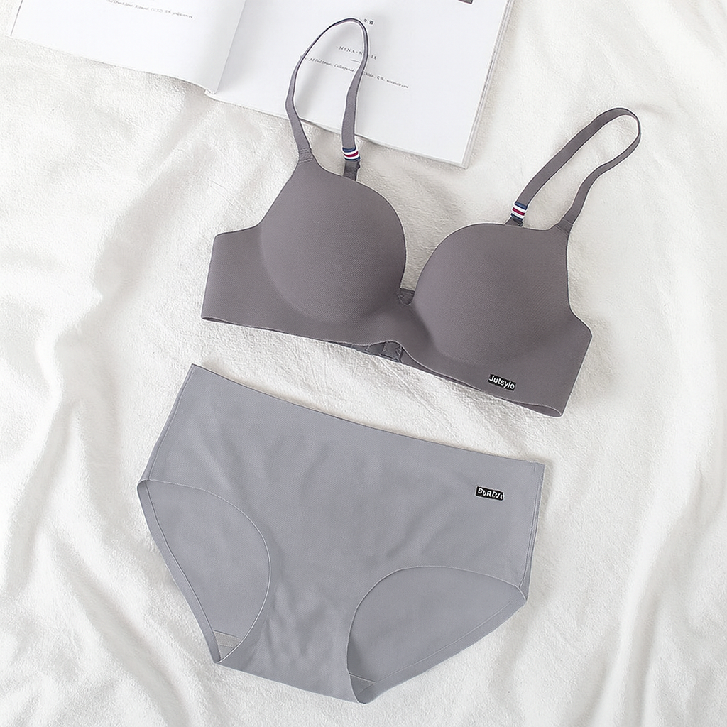 Seamless Medium Padded Bra With Matching Underwear